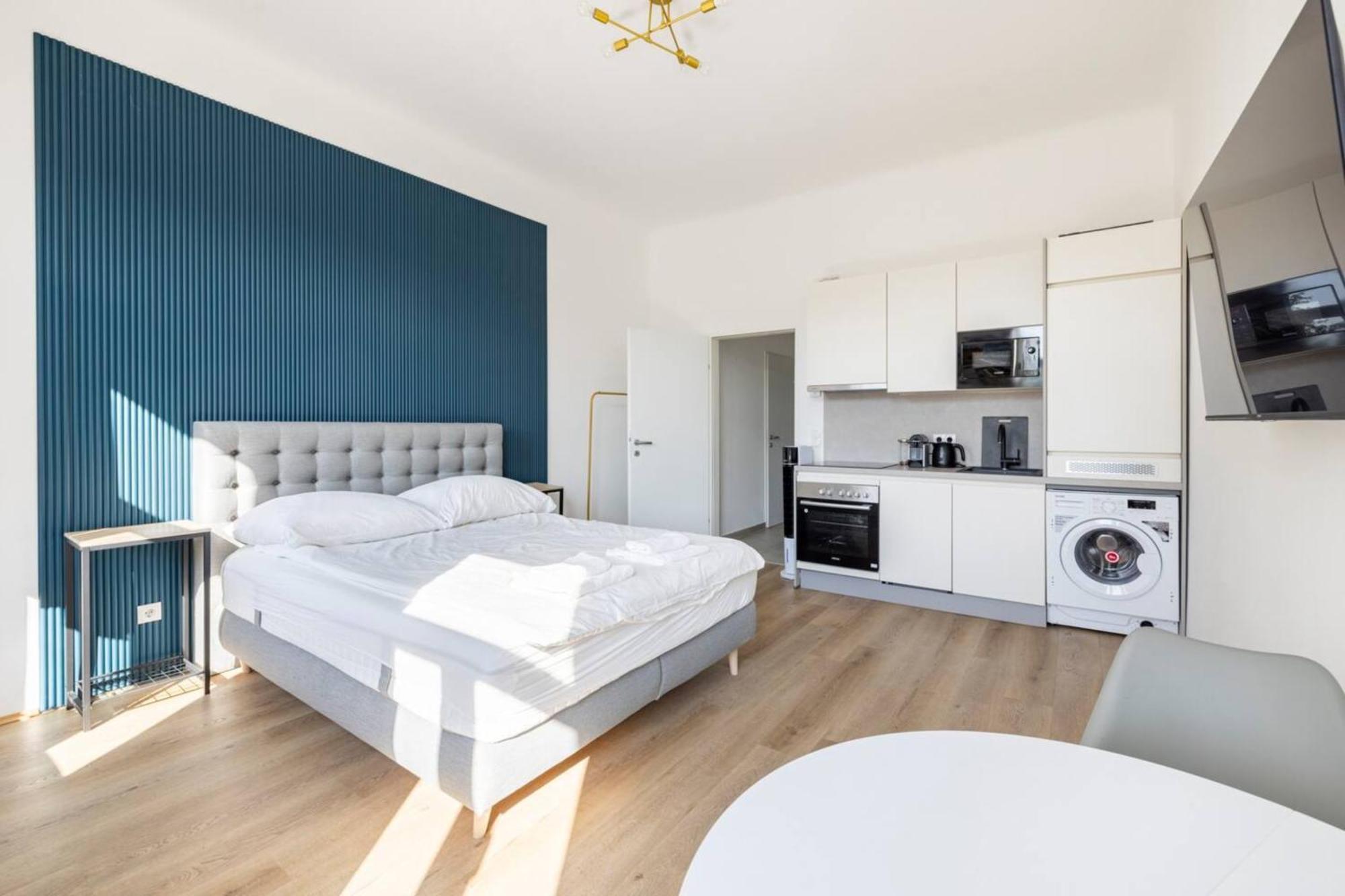 Apartment Near Schoenbrunn & Metro Відень Екстер'єр фото