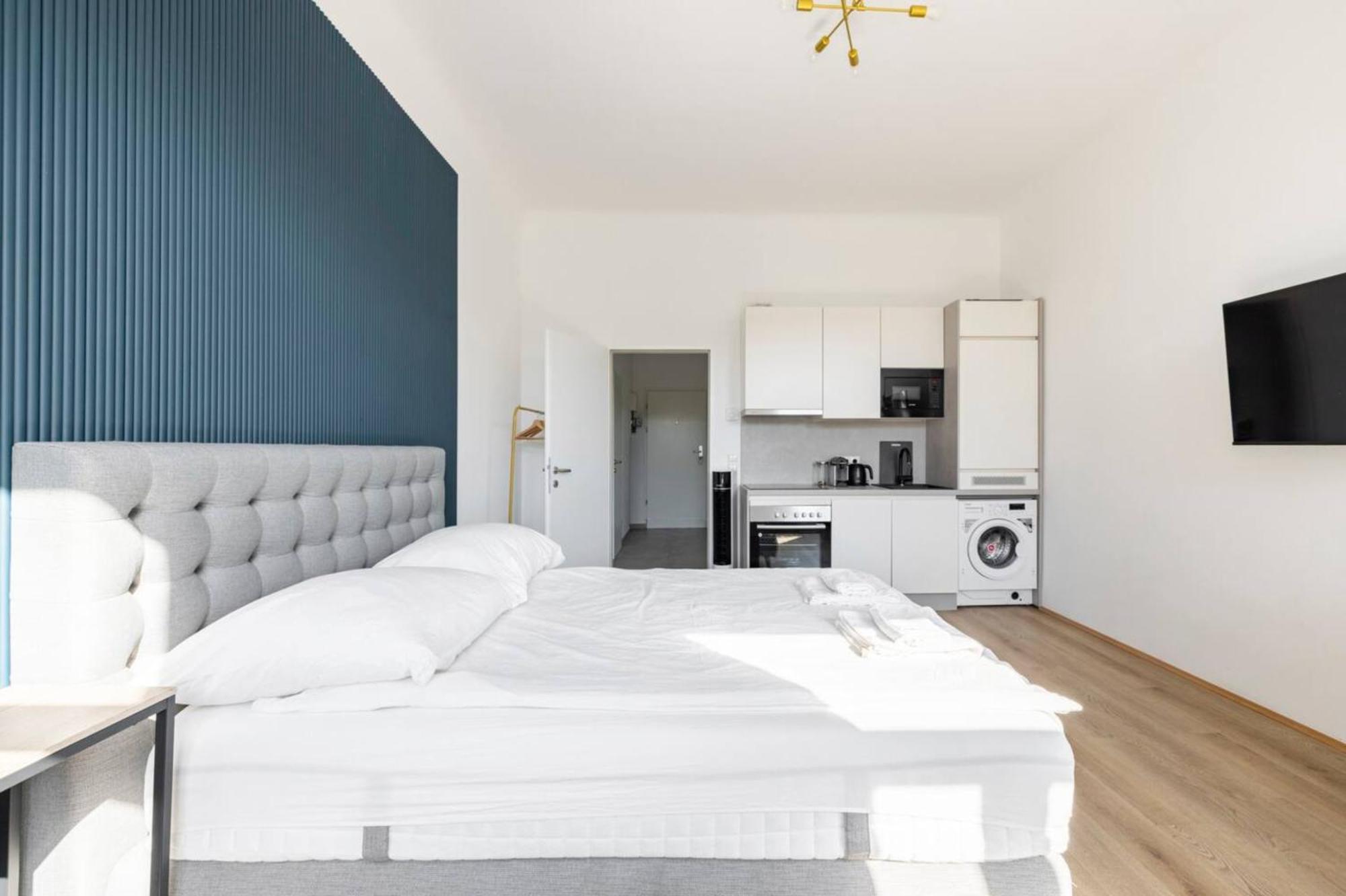 Apartment Near Schoenbrunn & Metro Відень Екстер'єр фото